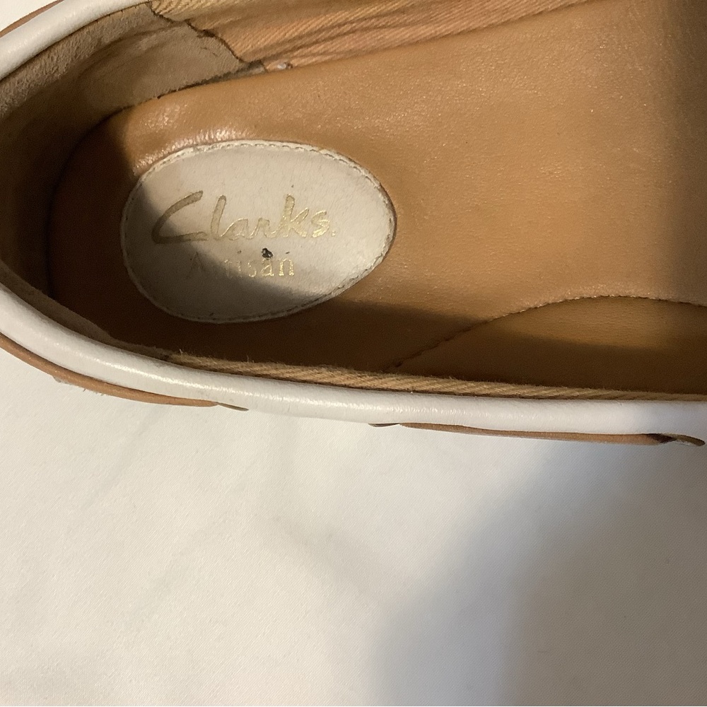 Clarks Women's White and Tan Loafers - Picture 2 of 8